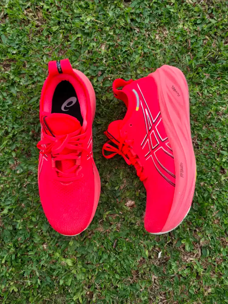 Sepatu Lari Running Asics Gel Nimbus 26 Sunrise Red 42.5/27 Original