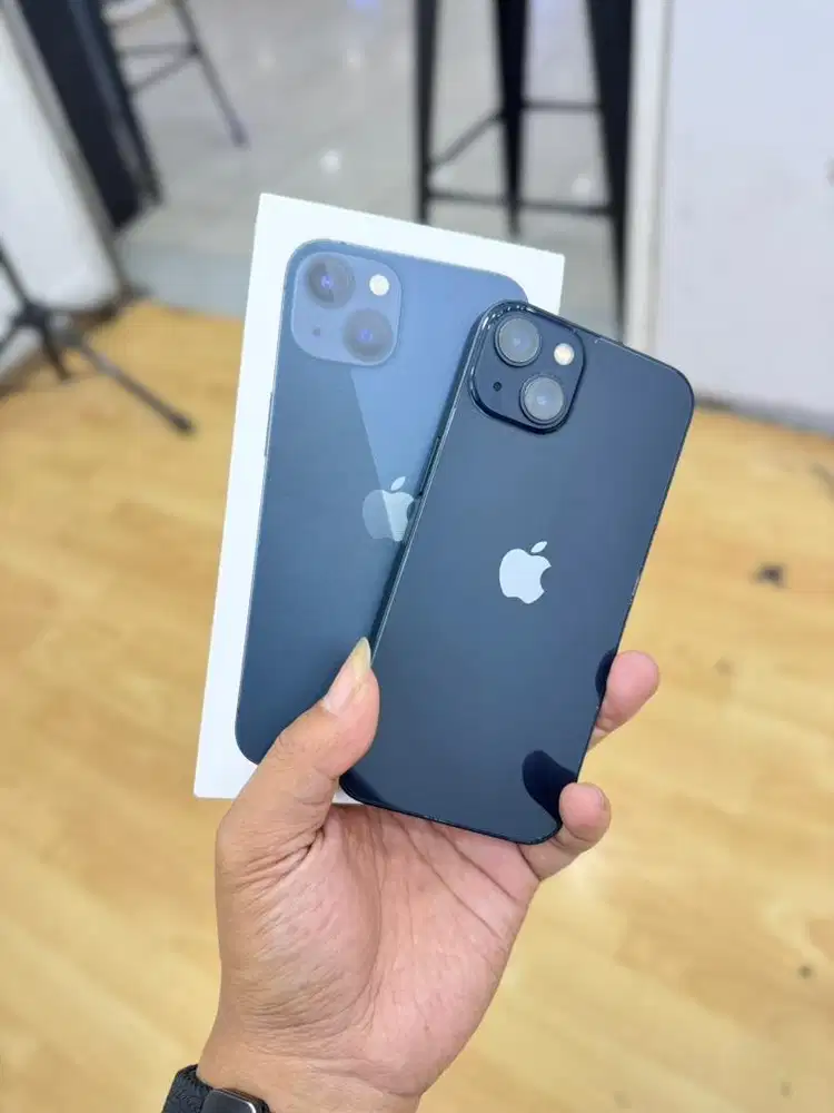 Iphone 13 256Gb midnight second resmi ibox bh 86% kelengkapan fullset