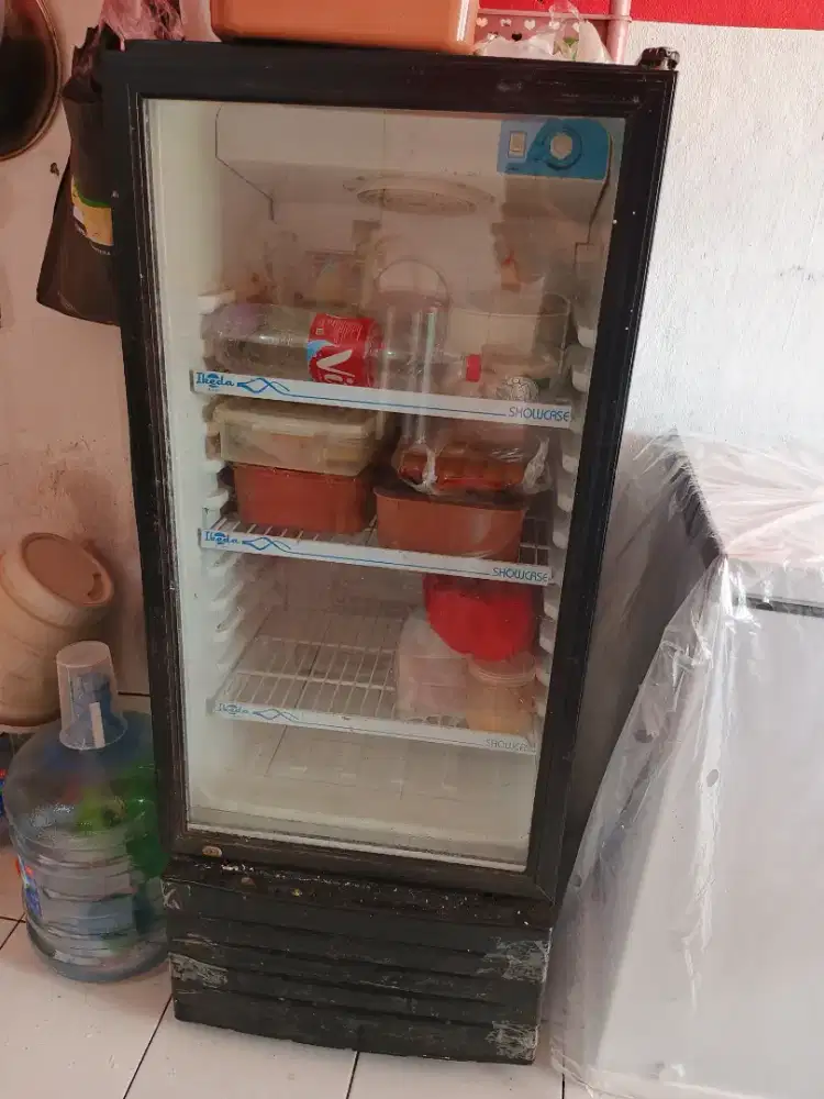 Showcase ikeda bekas