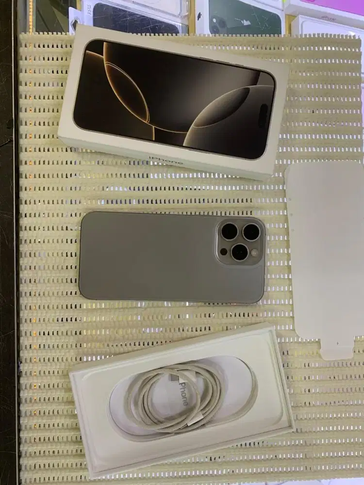 Iphone 16 Promax 256GB IBOX 2 Bulan Pakai Like New