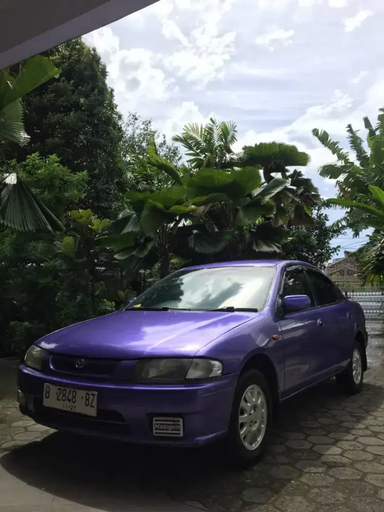 Mazda Familia tahun 1997