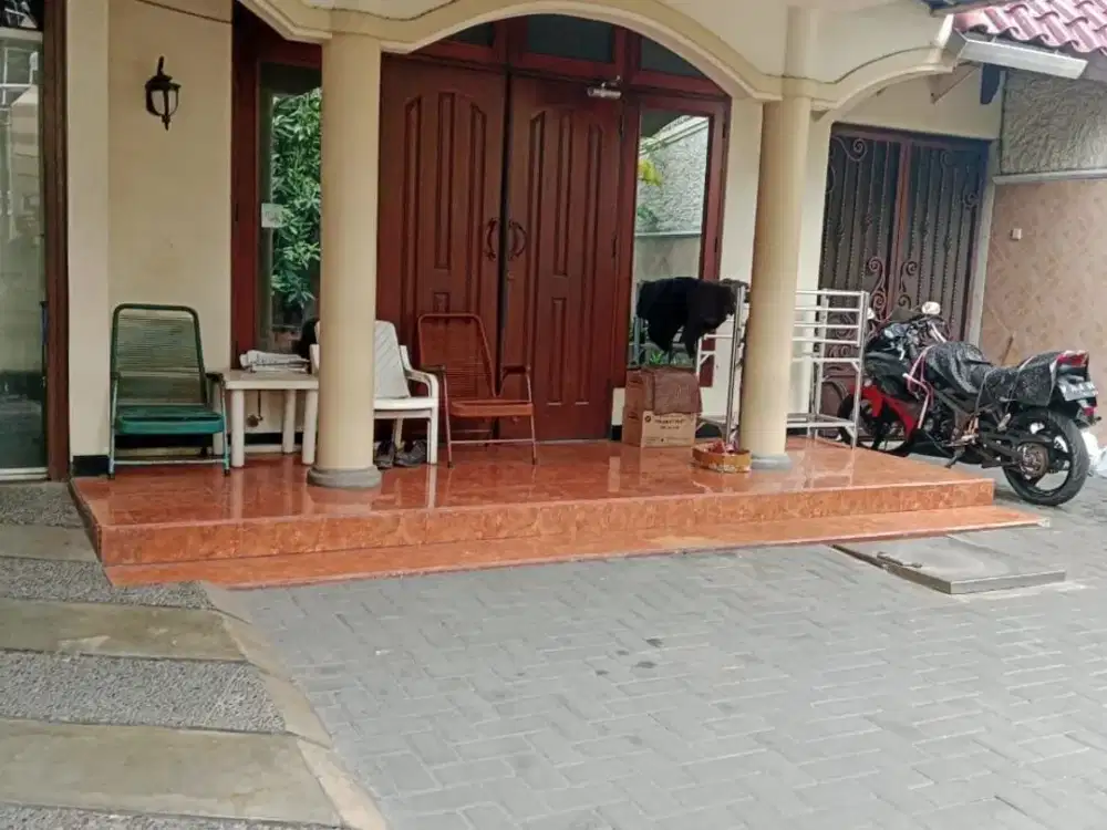 Dijual Rumah 2 lantai di Jl Bkr Pelajar Surabaya Pusat
