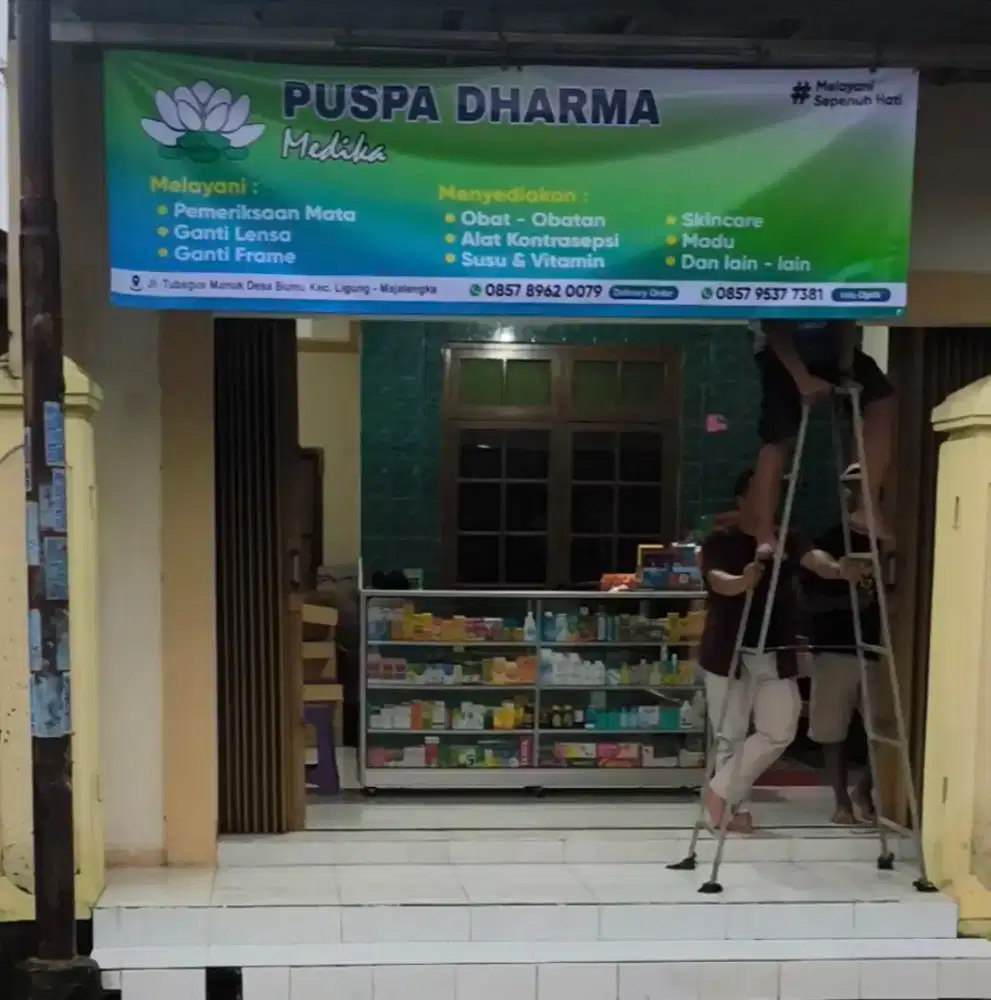 Penjaga Toko Obat & Skincare