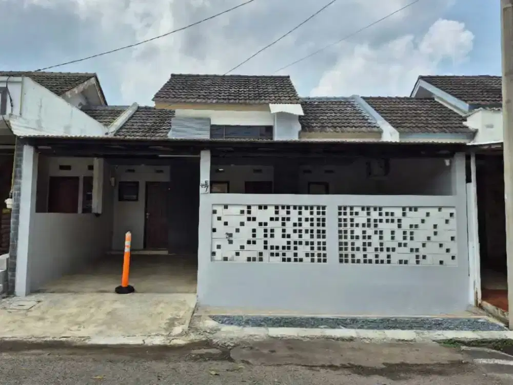 DISEWAKAN RUMAH 1 LANTAI SIAP HUNI DI GRAHA RAYA | 2 KM 1 KT | HALAMAN BELAKANG 100M2