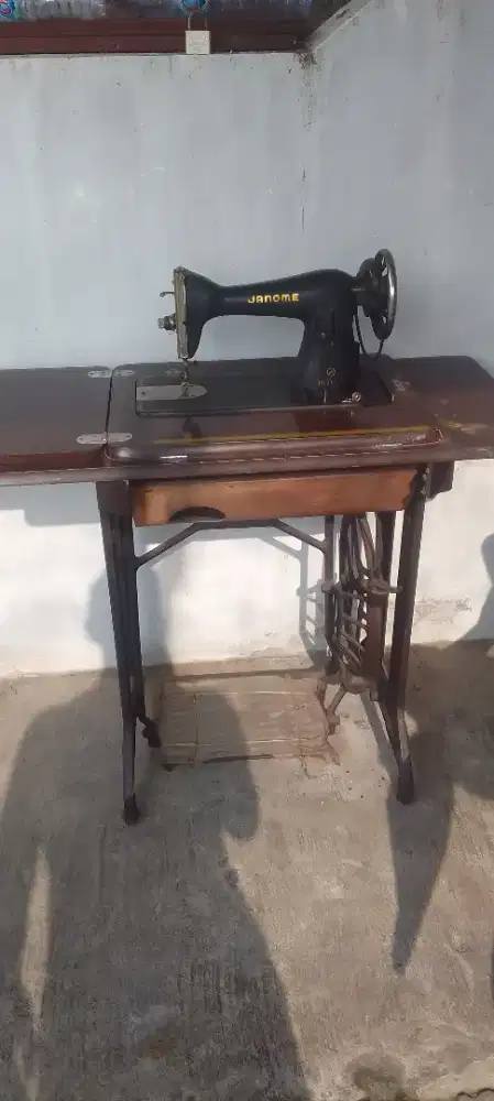 Mesin jahit merk janome
