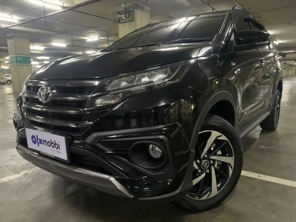 TDP 12JT Toyota Rush 1.5 GR Sport Bensin-MT Hitam 2022