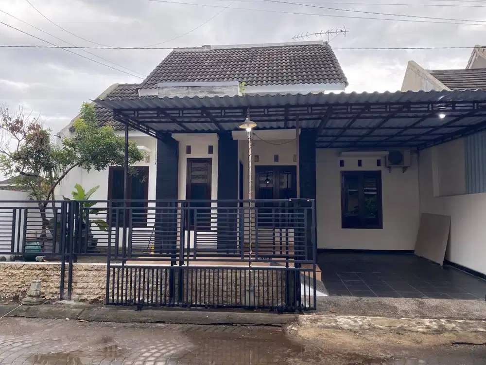 Disewakan Rumah Strategis baru renovasi depan RS DR Oen Solo Baru