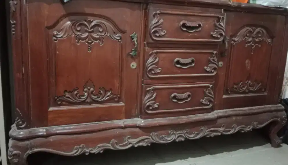 Lemari Buffet Antik Jati