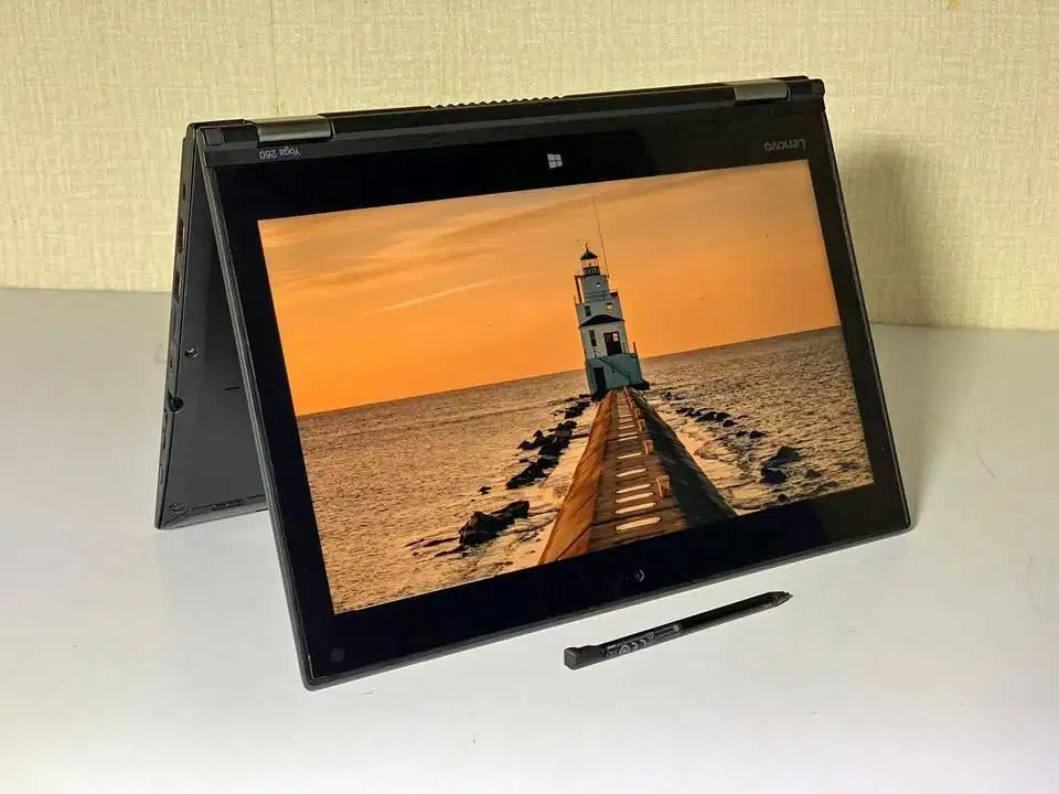 Lenovo Thinkpad Yoga 260 Corei5 Gen6 Flip Touchscreen with  stylus pen