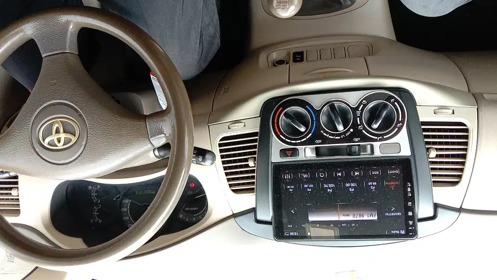 Toyota Kijang Innova 2005 Bensin