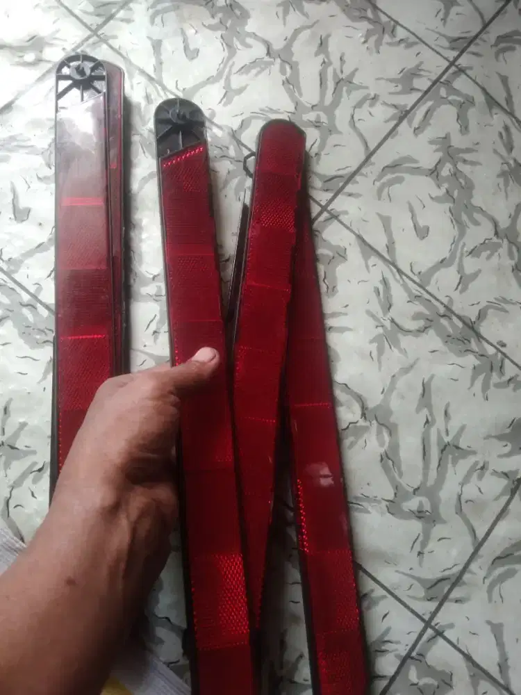 Jual segitiga buat keselmatan