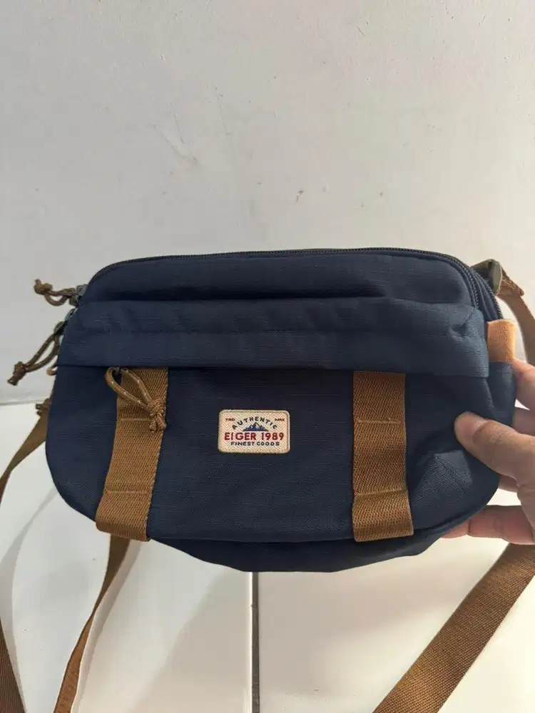 tas slempang eiger