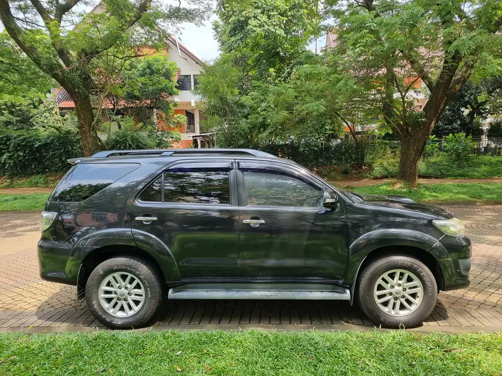 Toyota Fortuner 2012 Diesel (TERAWAT)