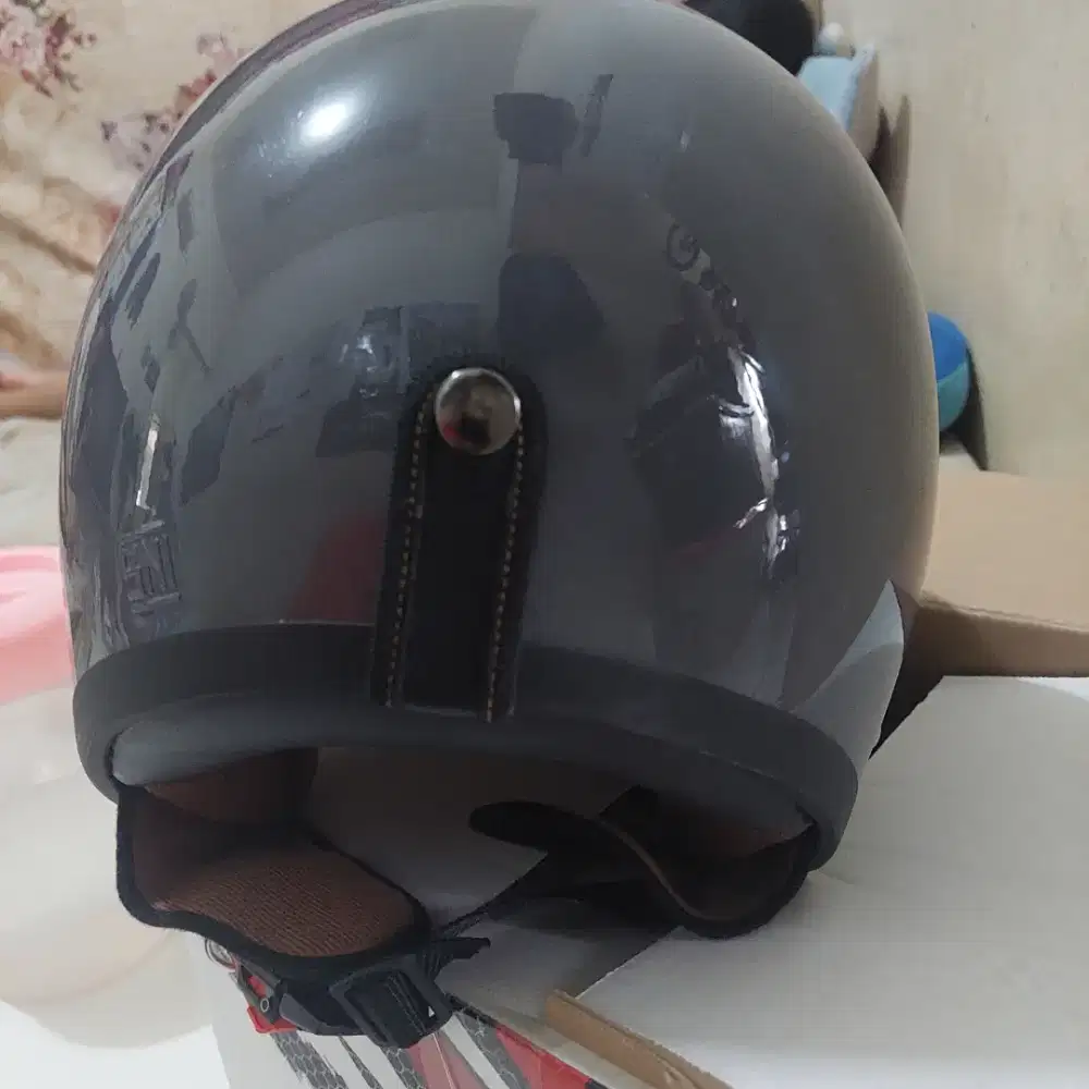 Helm baru banget