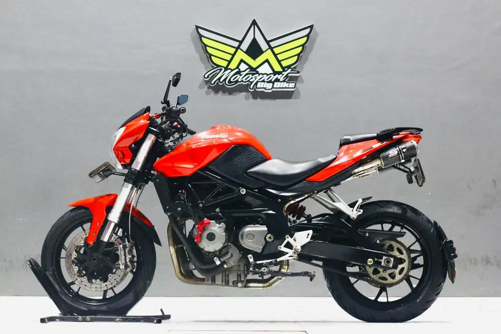 Benelli bn600 mulus er6n KTM Duke390 versys650