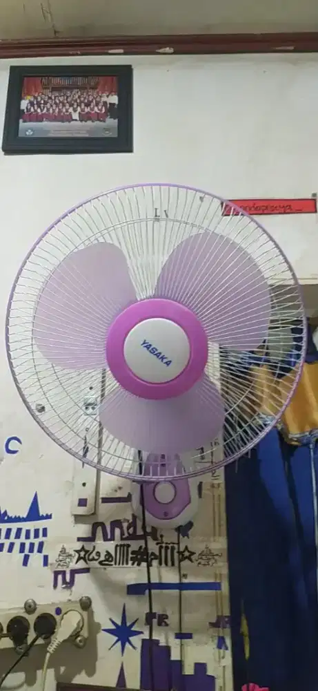 Kipas angin dinding YASAKA 16 inc