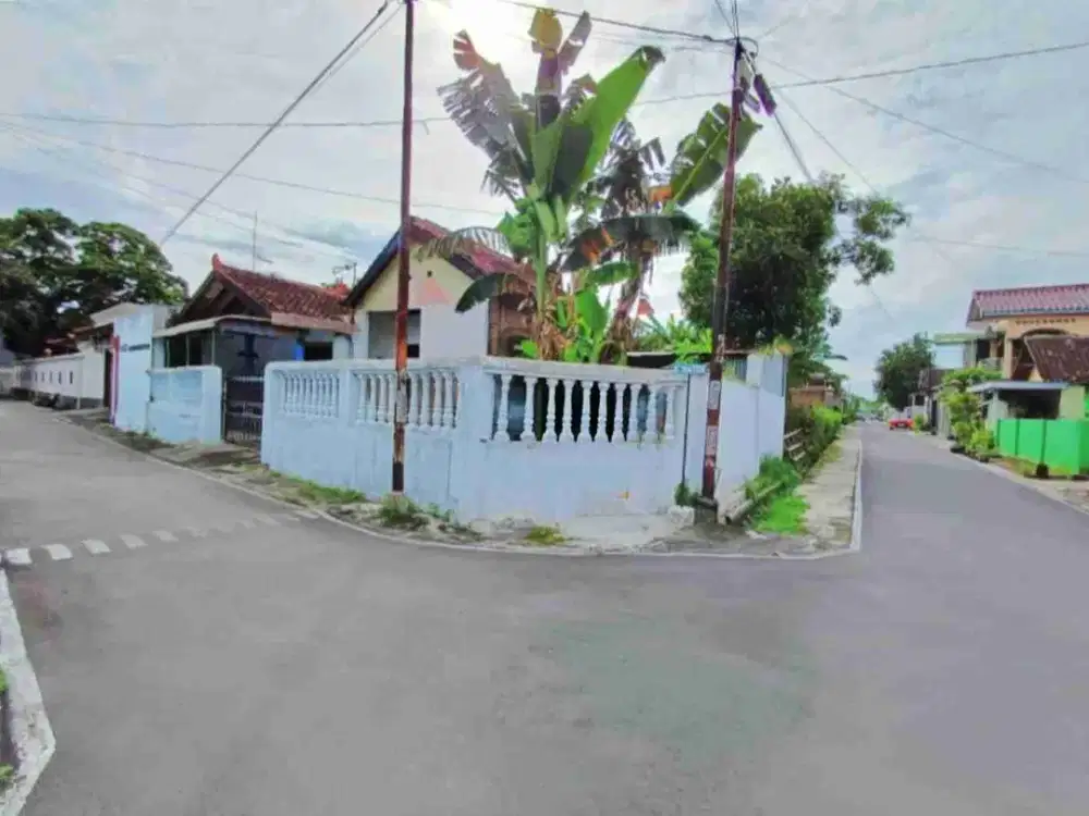 Rumah Hitung Tanah Murah Letak Dekat Jl Adi Sucipto Solo