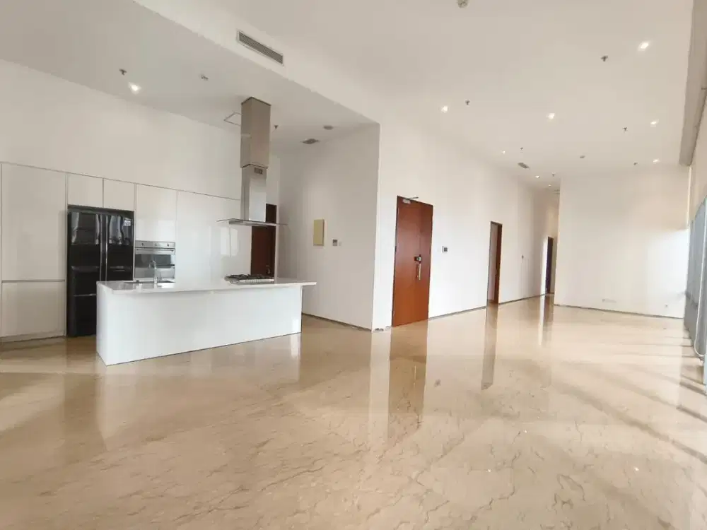 Dijual Apartemen Senopati Suites Type Junior Penthouse 3+1 BR Semi Furnished Size 300m2 - Lokasi Premium di Kebayoran Baru, Jakarta Selatan