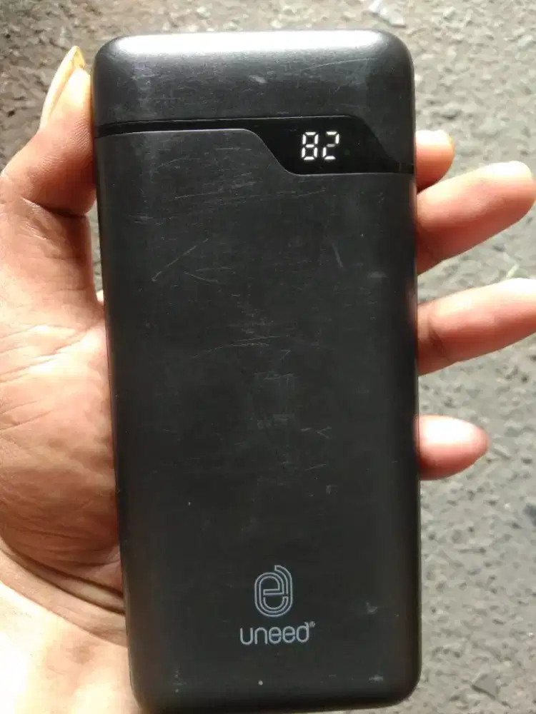 Power bank merk uneed 20ribu Mha