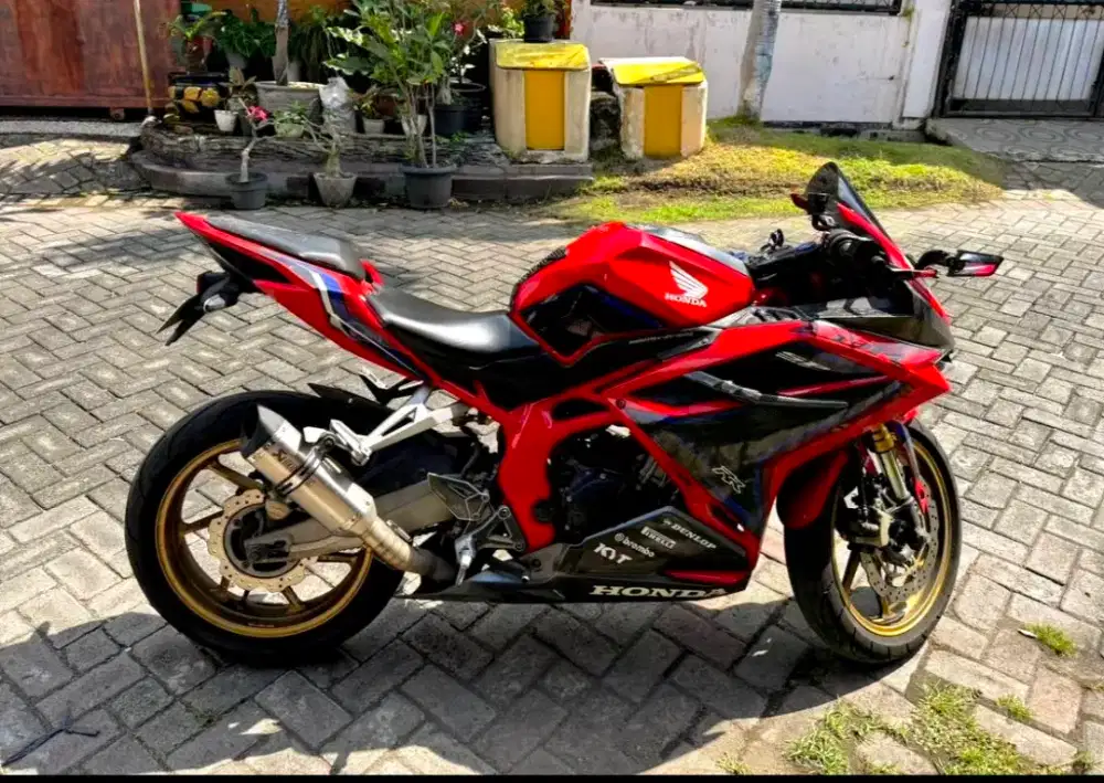 Honda CBR 250 250RR ABS Tipe tertinggi. Ninja 250 fi R25 lewat