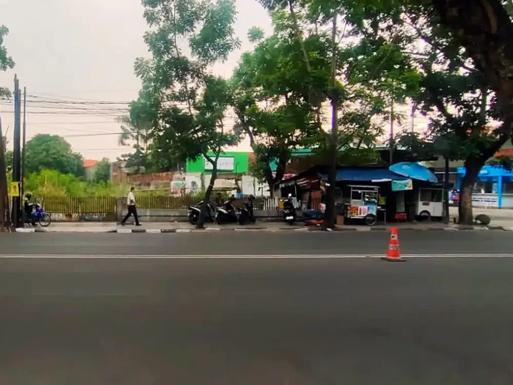 Tanah Strategis di Main Road Jl. Buah Batu 180 Cocok untuk Gedung Komersial