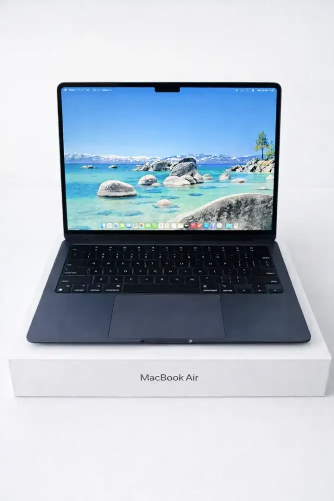 MacBook Air M2 13” – Midnight