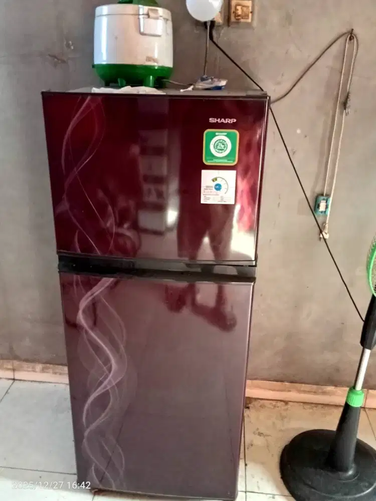 Kulkas sharp kondisi masih bangus