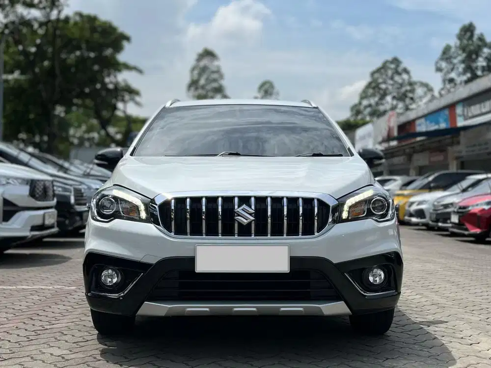 TERMURAH SUZUKI SX4 SCROSS 2022 AT PUTIH