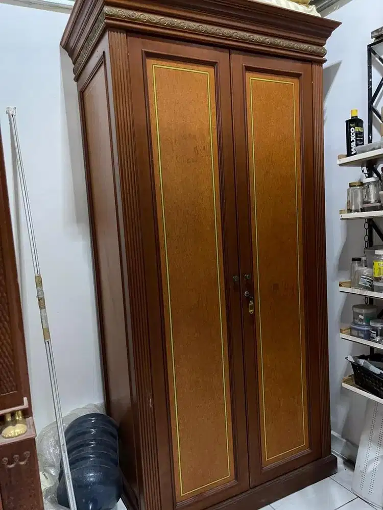 Lemari kayu 2 pintu