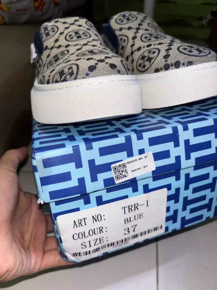 Sepatu wanita tory burch