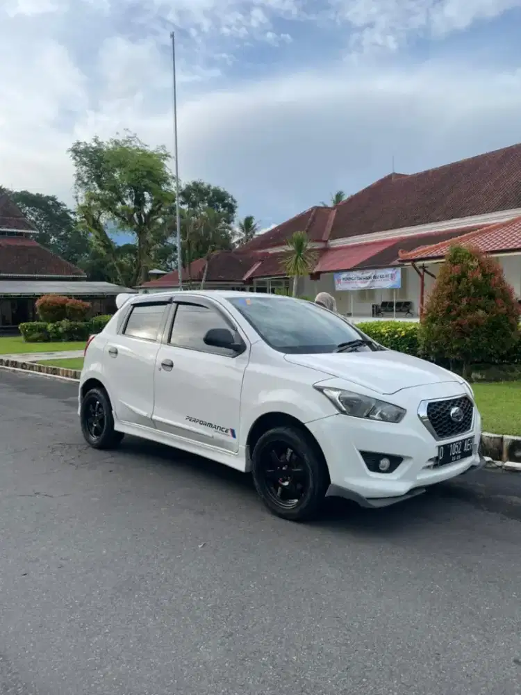 Datsun Go 2 baris Putih Manual 2016