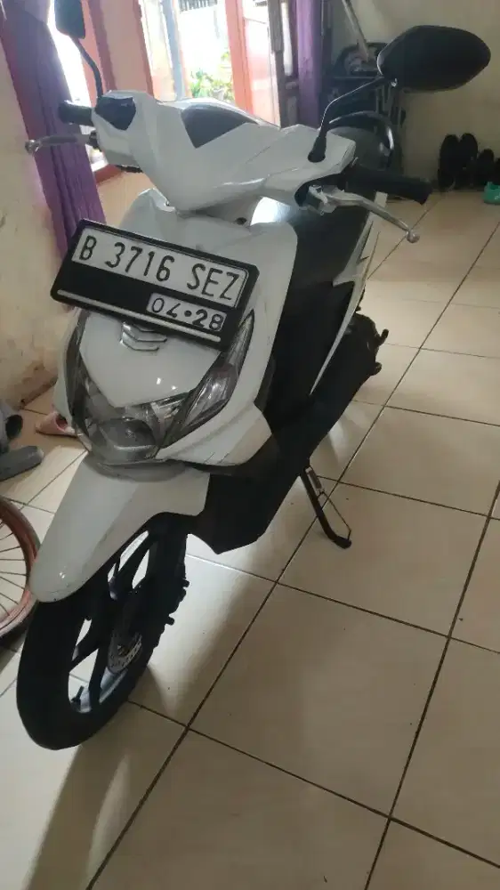 Jual beat karbu 2012 putih