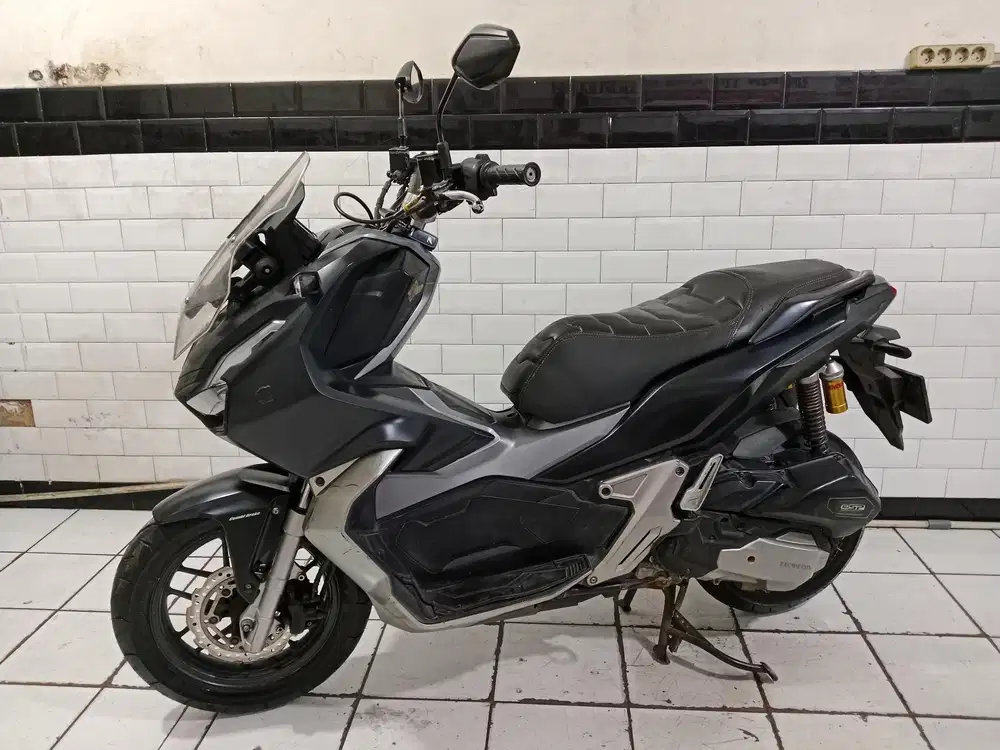 Honda ADV cbs tahun 2021 lengkap bagus