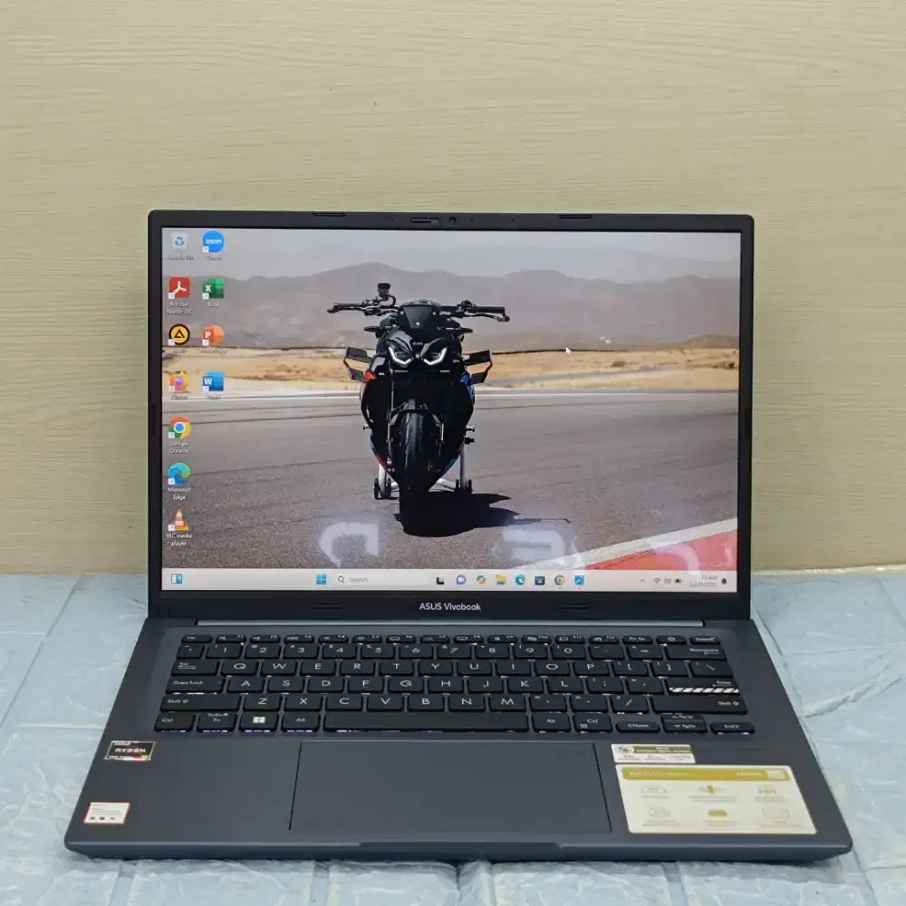 LAPTOP ASUS VIVOBOOK M1403QA AMD RYZEN 5 5600H RAM 8 GB SSD 512 GB