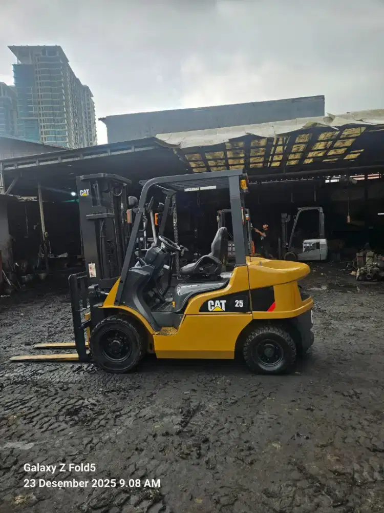 Forklift Caterpillar 2,5 Ton,Manual,Tiang Threelift,S4S,Tahun 2019