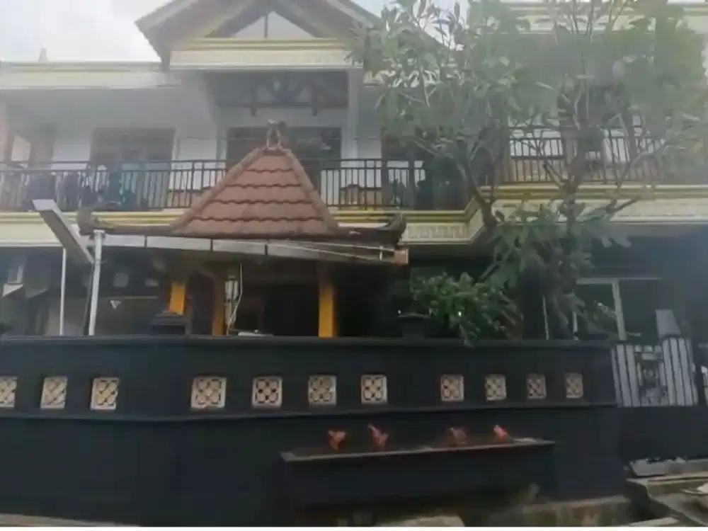DIJUAL RUMAH BISA DIJADIKAN KOST2AN DI KAYURINGIN JAYA BEKASI