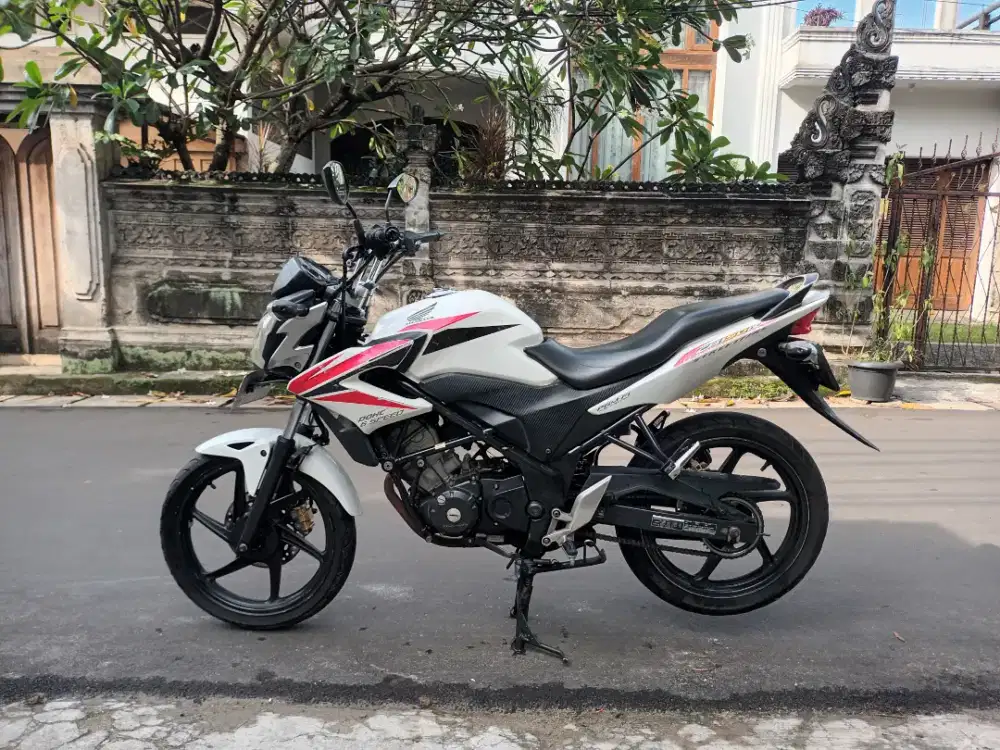 Dijual Honda CB150R 2014 pjk lewat