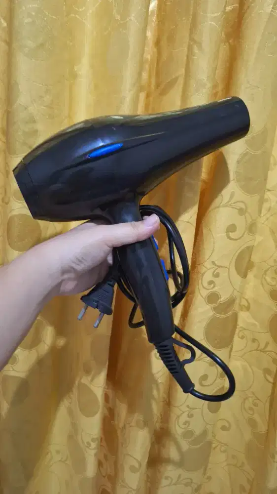 Di jual hair dryer