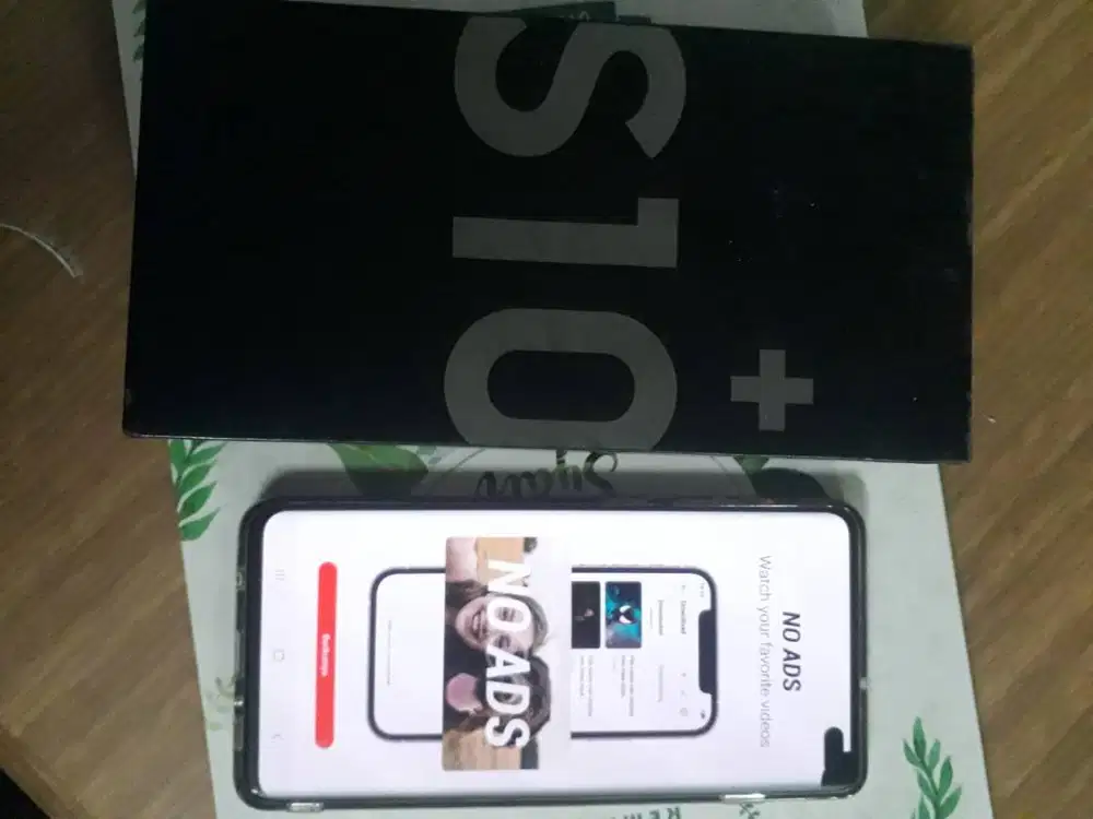 Samsung S 10+ tompel dikit