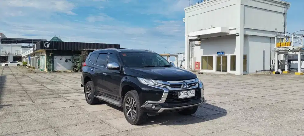 Mitsubishi Pajero Sport Dakkar Hitam autometik 2018