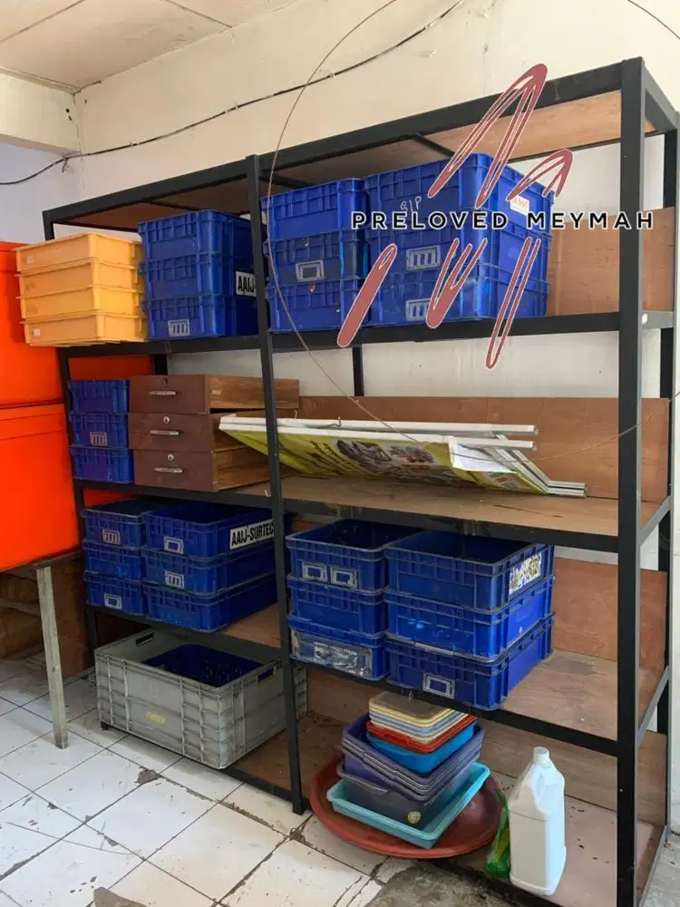 lemari kayu 5 rak dengan rangka besi