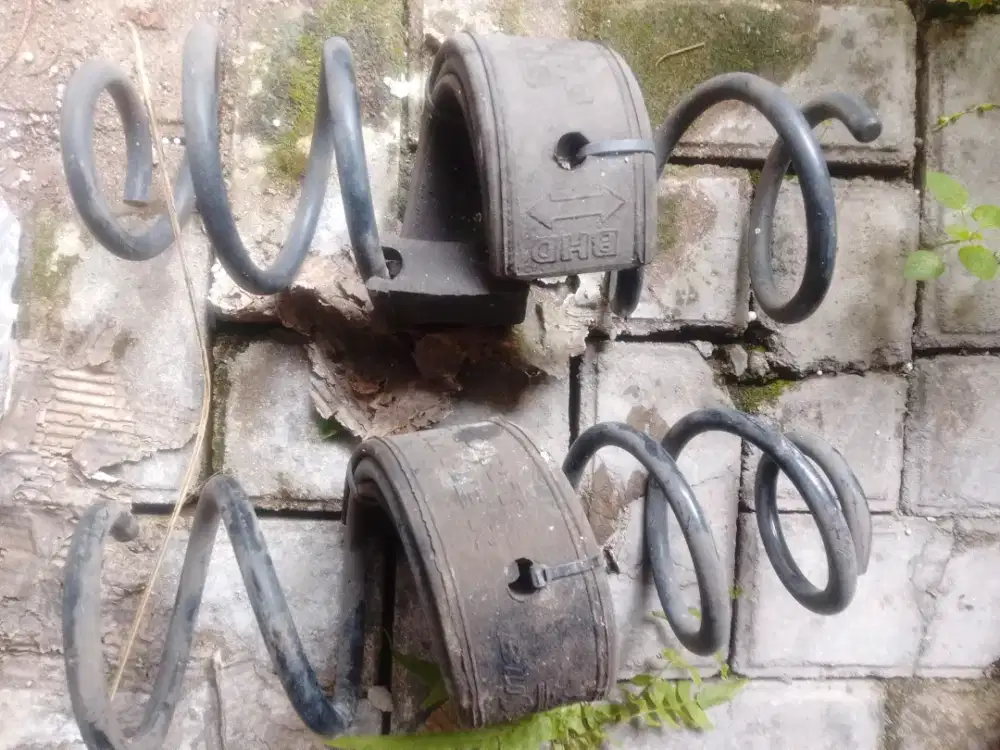 Per belakang Xenia original