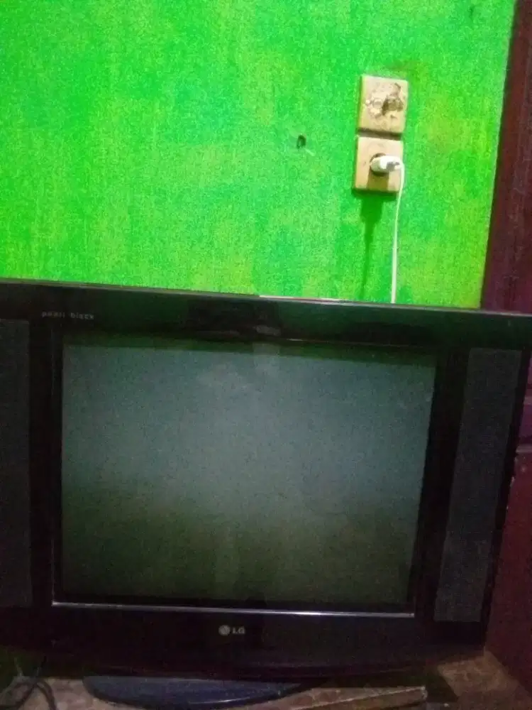 Dijual tv 21 inci merk LG