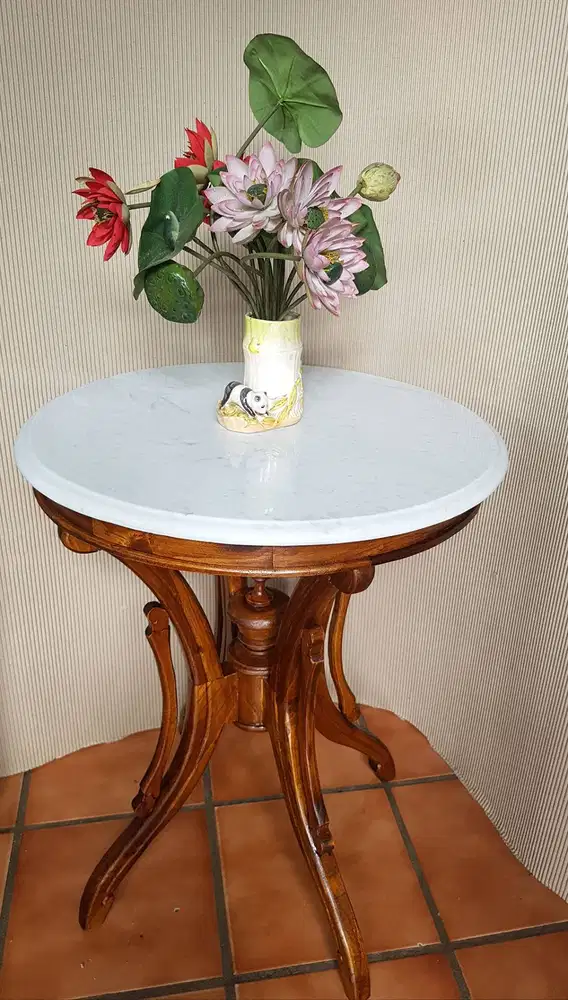 Meja marmer bulat diameter 60cm