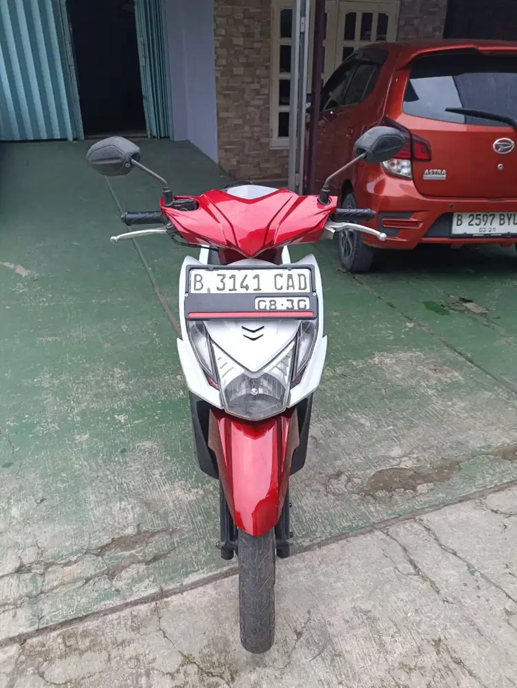 Motor second beat 2014 merah putih