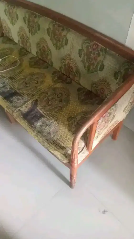 Servis kursi sofa dan jati