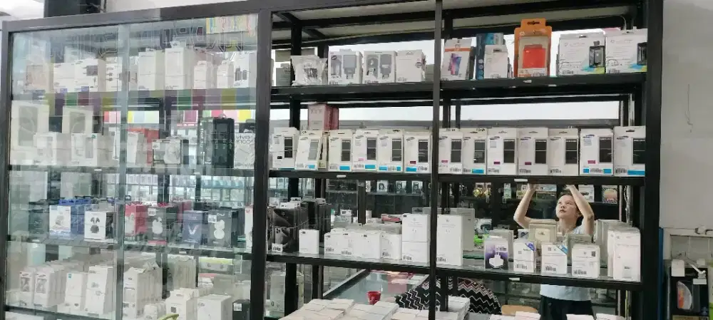 Jual lemari panjangan aluminium dgn pintu dan alas kaca