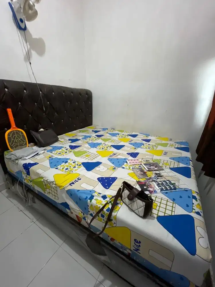 Set kamar tidur (kasur dan divan ukuran 180.200) Harga Nego