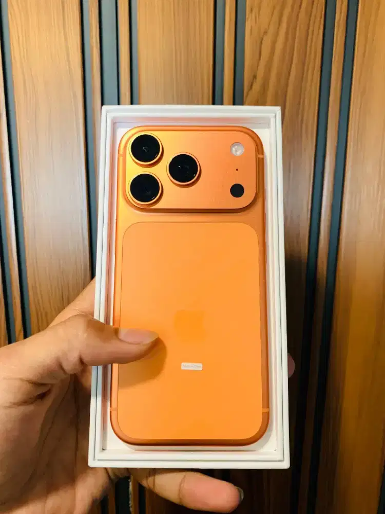 iPhone 17 pro cosmic orange 256gb iBox