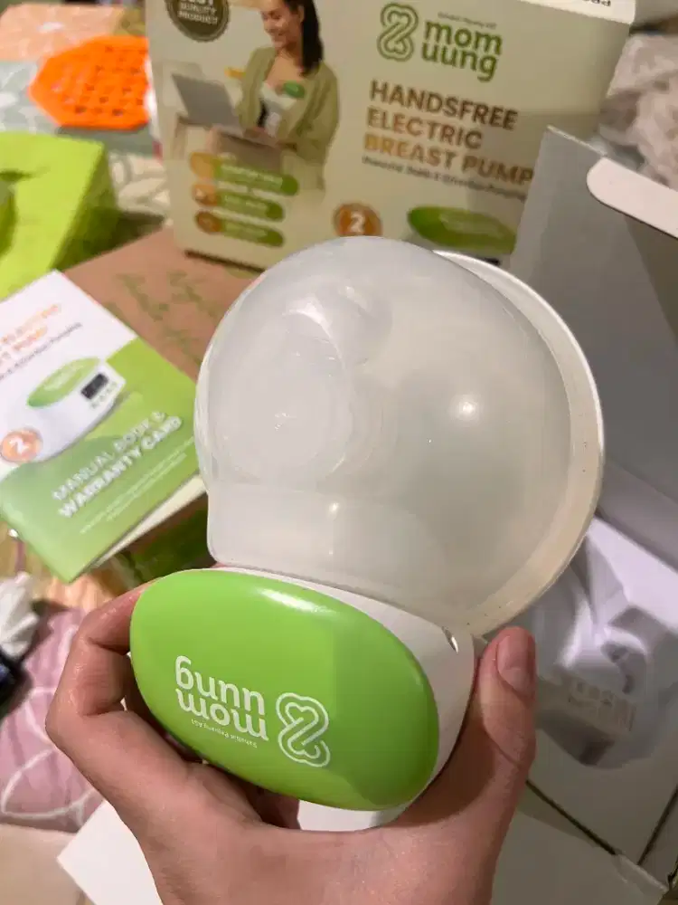 MOM UUNG HANDSFREE BREAST PUMP